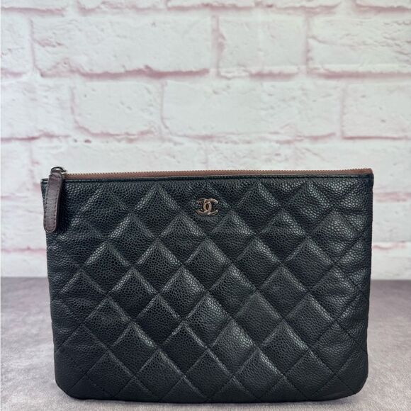 Chanel Black Classic Caviar Quilted O Case Leather Pouch - Picture 1 of 16